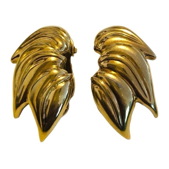 Vtg Carolee Clip Gold tone Earrings - Picture 1 of 4